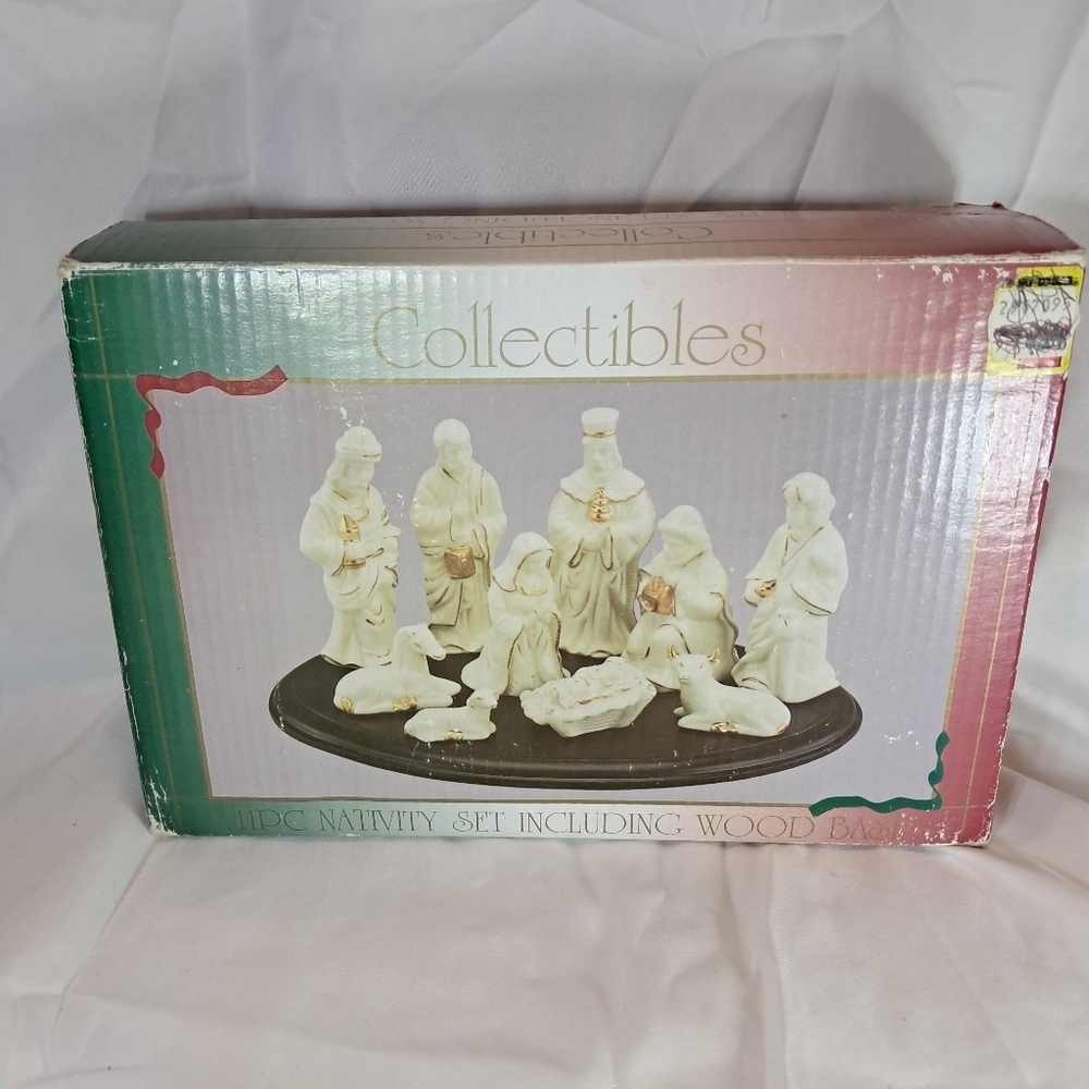 Vintage Christmas Holiday Collection 11 Glazed Nativity Scene + Wood Base - Picture 2 of 5